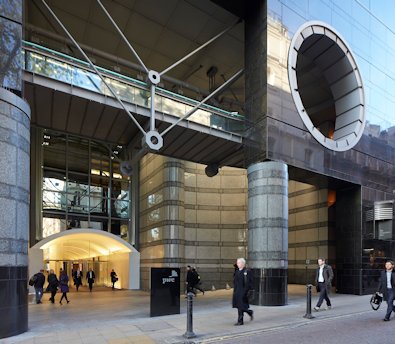 Price Waterhouse Coopers LLP，在Charing Cross Station上方建造，是英国第一座空中权利大楼 