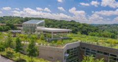 一个历史悠久的公共花园将绿色建筑带入未来，美国宾夕法尼亚州可持续景观中心