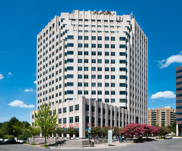 BREEAM在美国使用的第一座办公大楼，三个Ballston Plaza